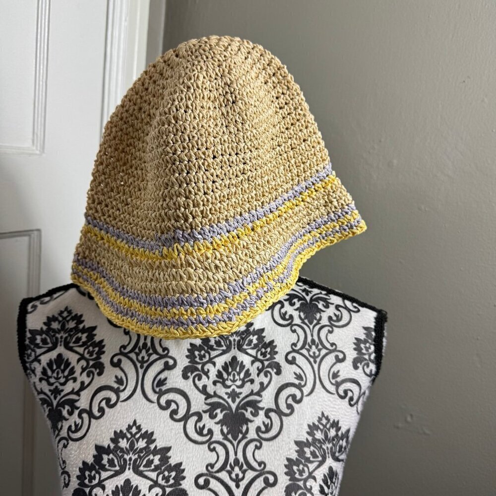 Nordstrom BP straw bucket hat natural yellow and blue striped summer beach
